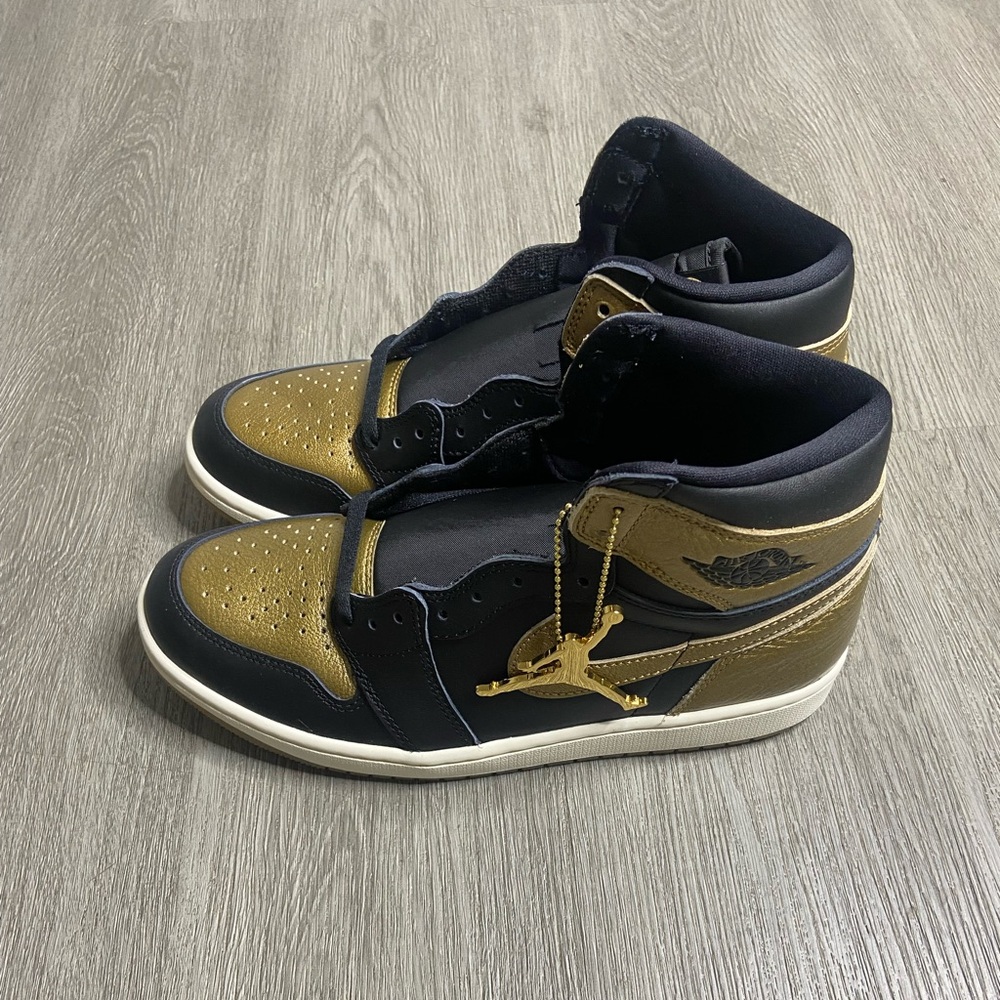 Air Jordan 1 Retro Hi OG Black Gold Mens Shoe Size 8 Gold DZ5485-071 NWT - Picture 5 of 16